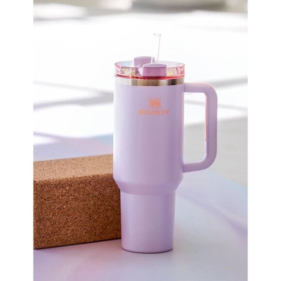 STANLEY The Quencher H2.0 Flowstate 40-Ounce Tumbler in Orchid Glimmer NWT